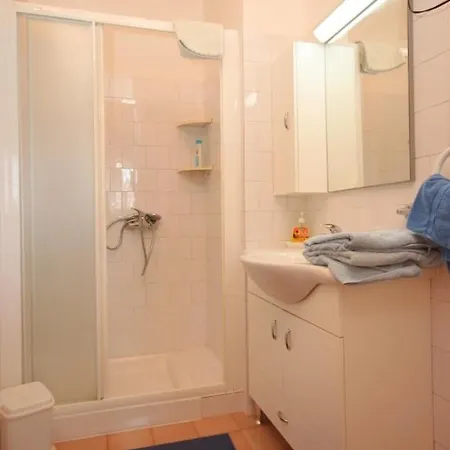By The Sea Apartment Mali Losinj